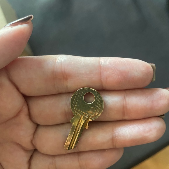 LV Lock #204 - Picture 8 of 8